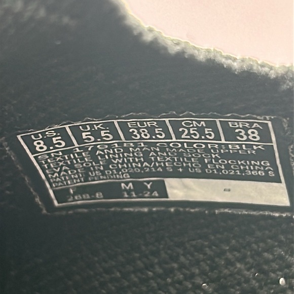 Skechers Swift Fit Sneakers Women’s 8.5 Black Hands-Free Slip-On Comfort NWT - Picture 10 of 11